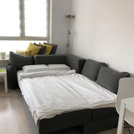 Metro Slodowiec, Free Parking Zeromskiego 1 Cmkp- 5 Min Varşova