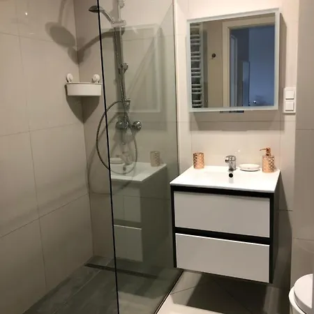 Daire Metro Slodowiec, Free Parking Zeromskiego 1 Cmkp- 5 Min *