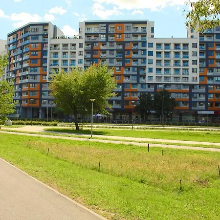 Metro Slodowiec, Free Parking Zeromskiego 1 Cmkp- 5 Min דירה