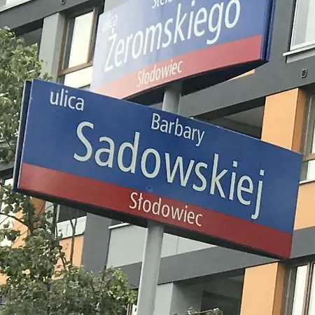 Metro Slodowiec, Free Parking Zeromskiego 1 Cmkp- 5 Min דירה ורשה